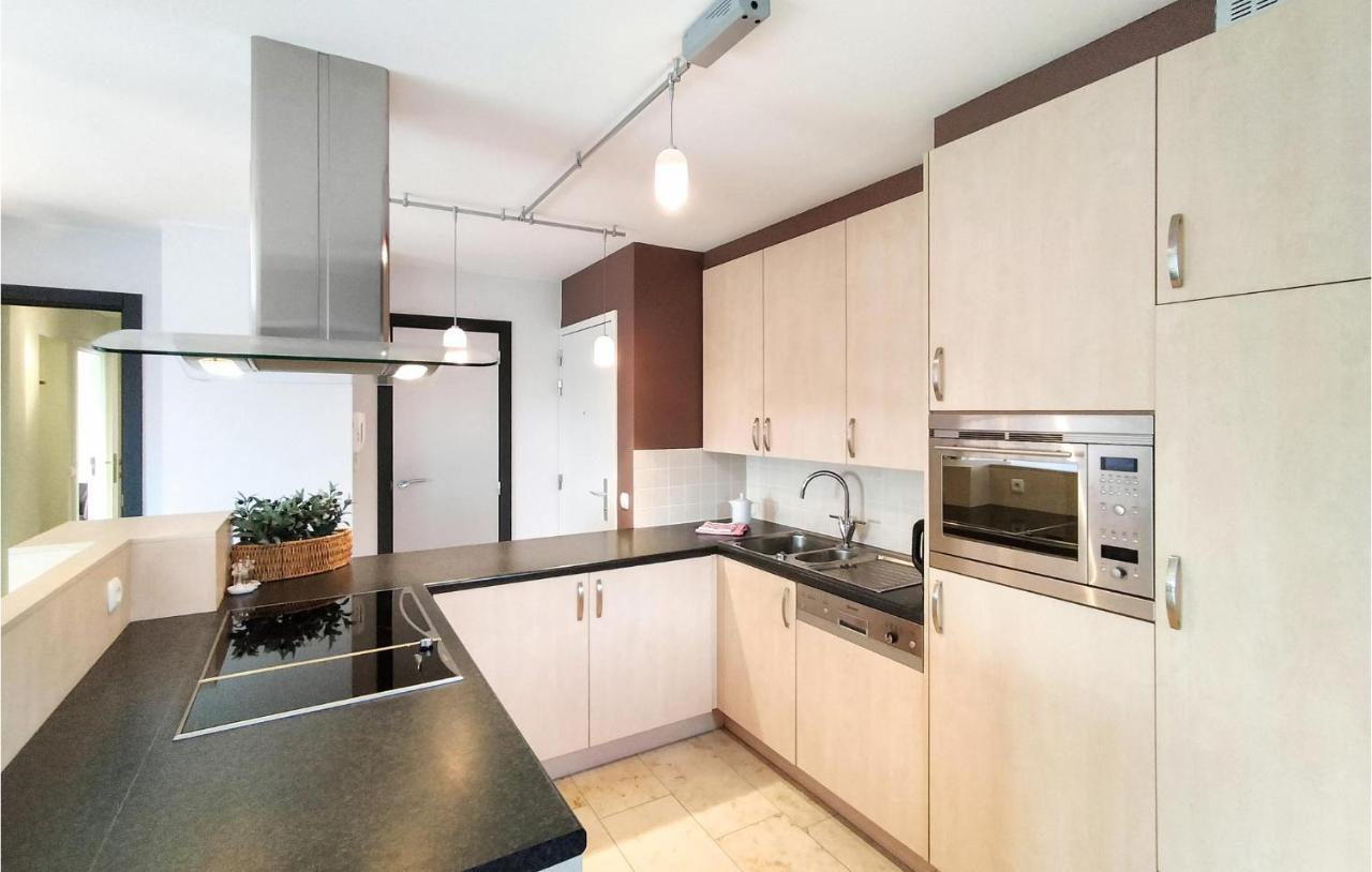Nice Apartment In Bredene With Kitchen Exteriér fotografie